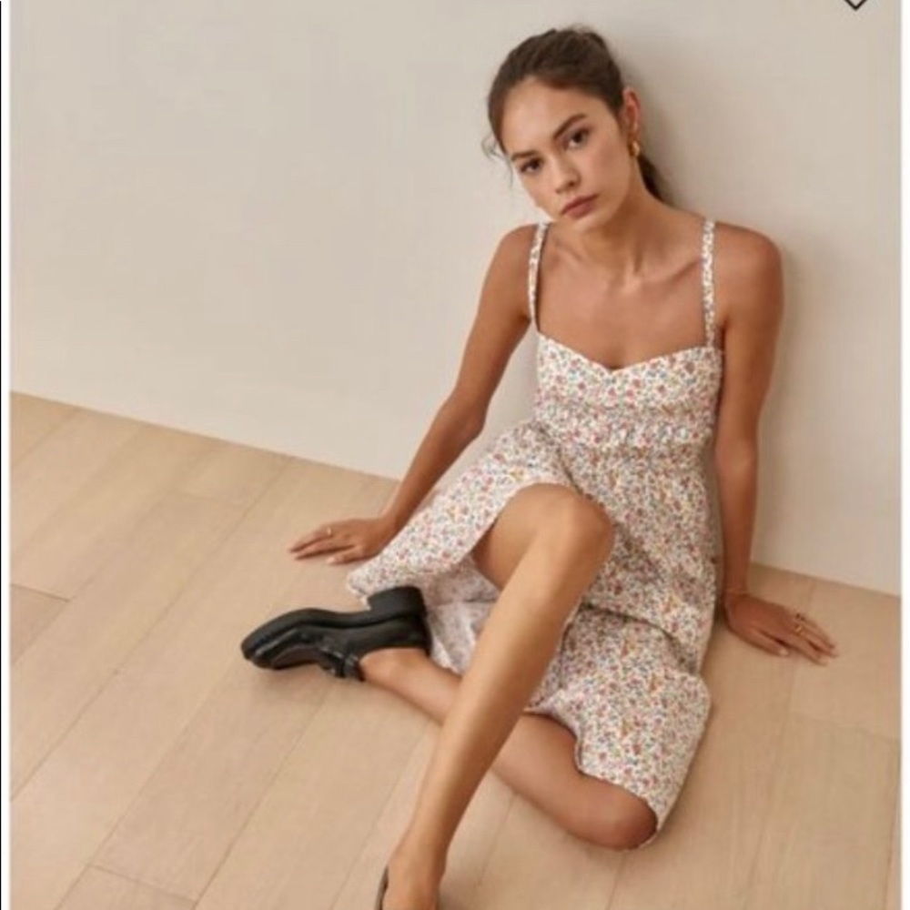 ISO Reformation Lauretta dress with floral print💕